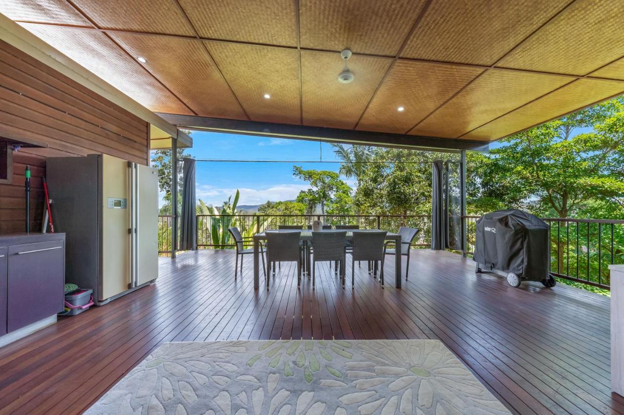 Hilltop Views - Cannonvale Villa Airlie Beach Exterior photo