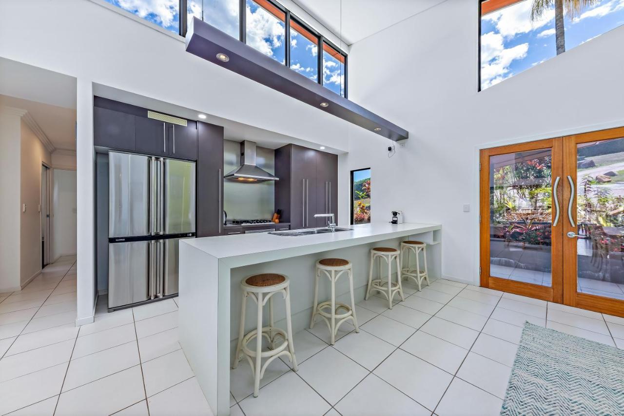 Hilltop Views - Cannonvale Airlie Beach Exterior photo