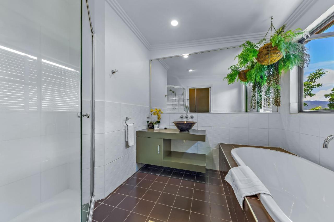 Hilltop Views - Cannonvale Airlie Beach Exterior photo