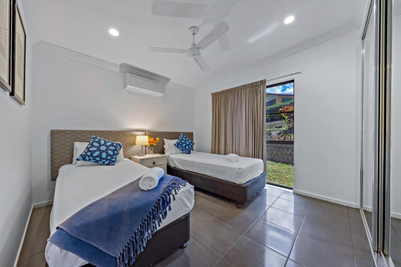 Hilltop Views - Cannonvale Airlie Beach Exterior photo